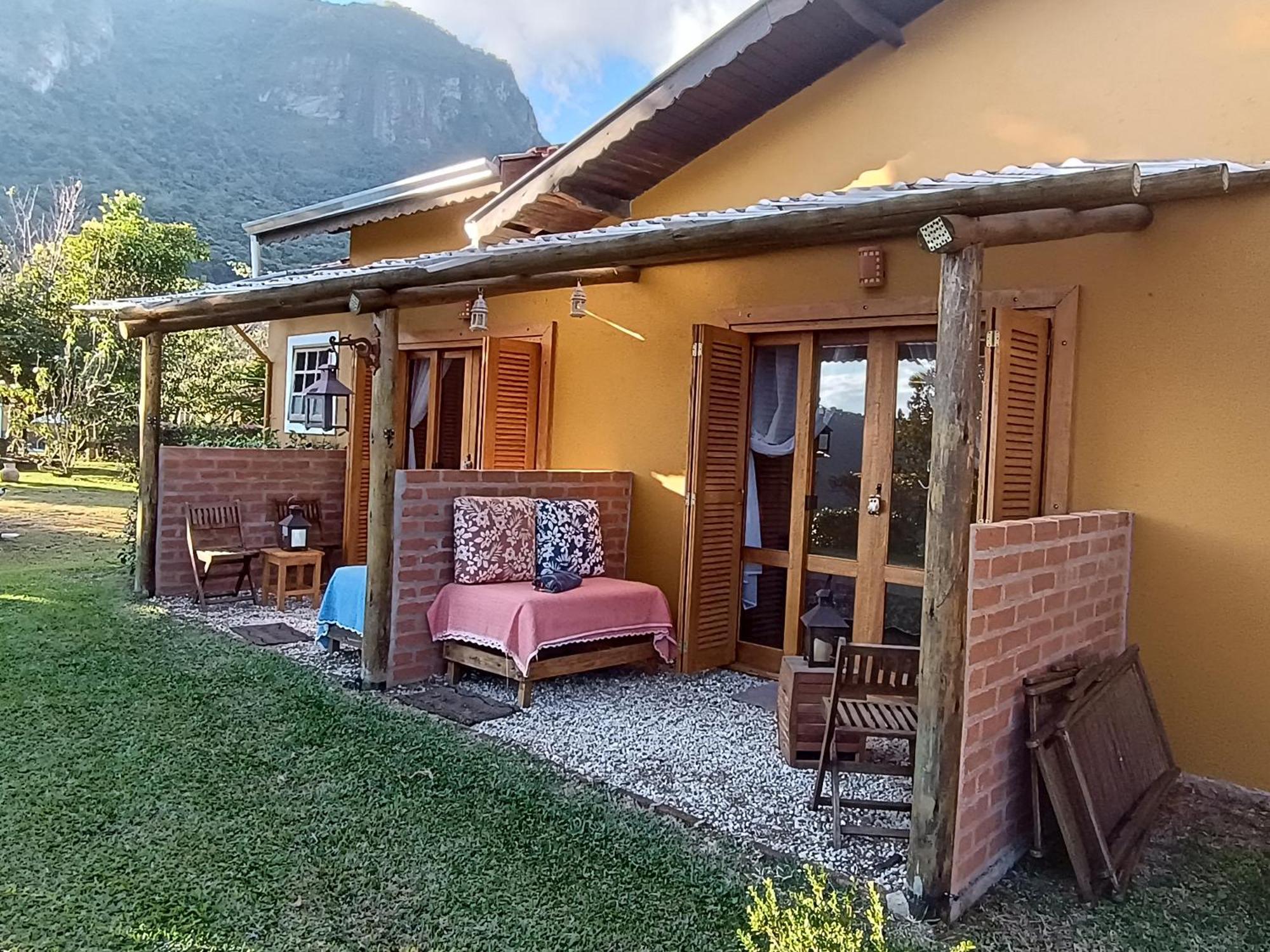 Entrevistas Chales E Suites Sao Bento do Sapucai Εξωτερικό φωτογραφία